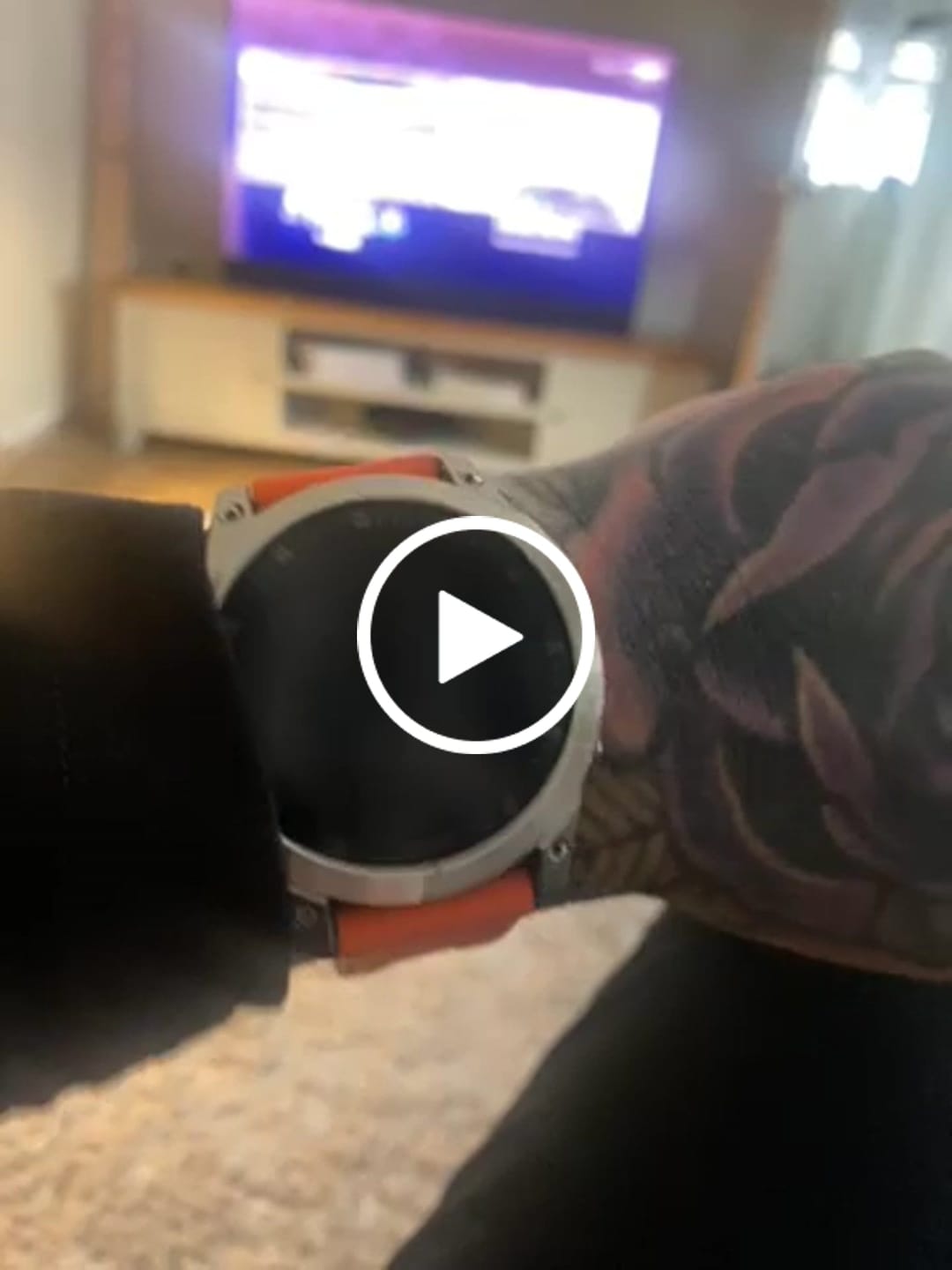 Customer video review of QuickFit 22mm 26mm Strap for Garmin Epix Gen 2 Silicone Watch Strap for Garmin Fenix 7 7X 5Plus 6XPro Enduro 2