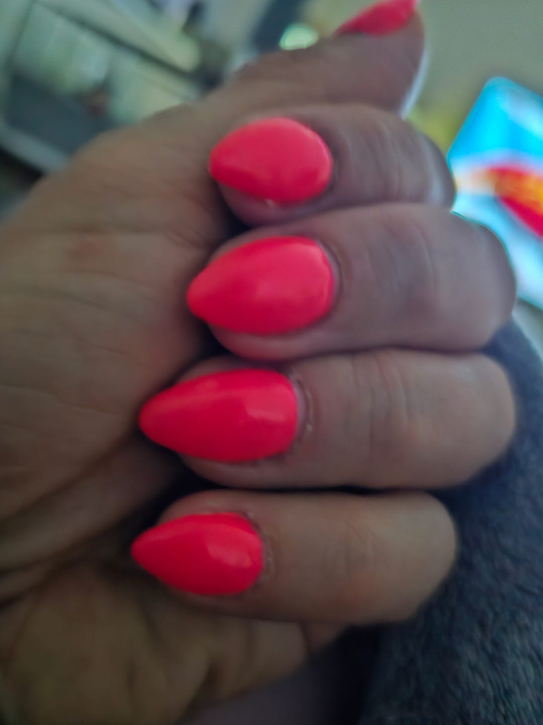 Customer photo review of Semilac 570 Neon Watermelon UV Gel Polish