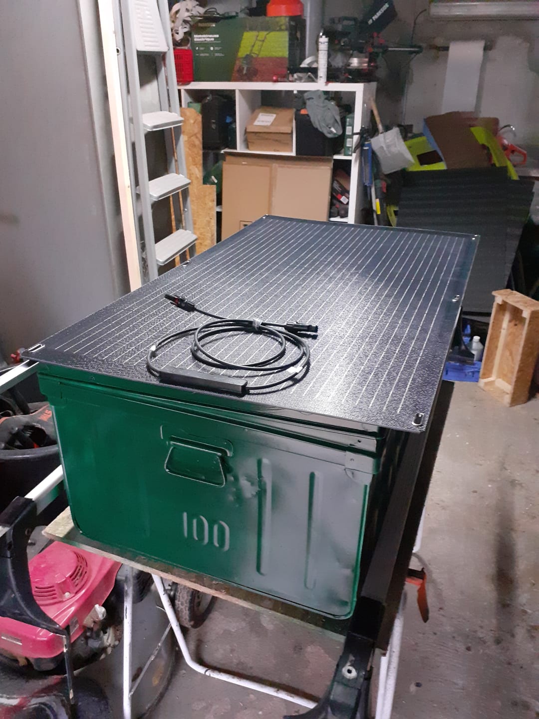 Customer photo review of ALLPOWERS SF100 Panneau Solaire Flexible 100W