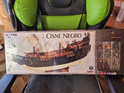 Reseña con foto de un cliente sobre Cisne Negro Maqueta