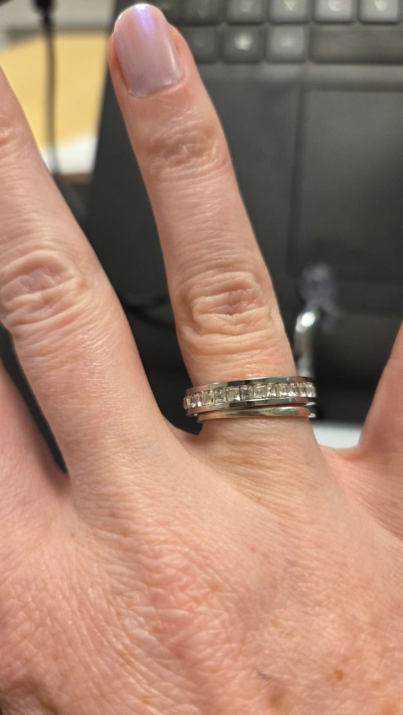 Customer photo review of Anel Brilhante - Prata