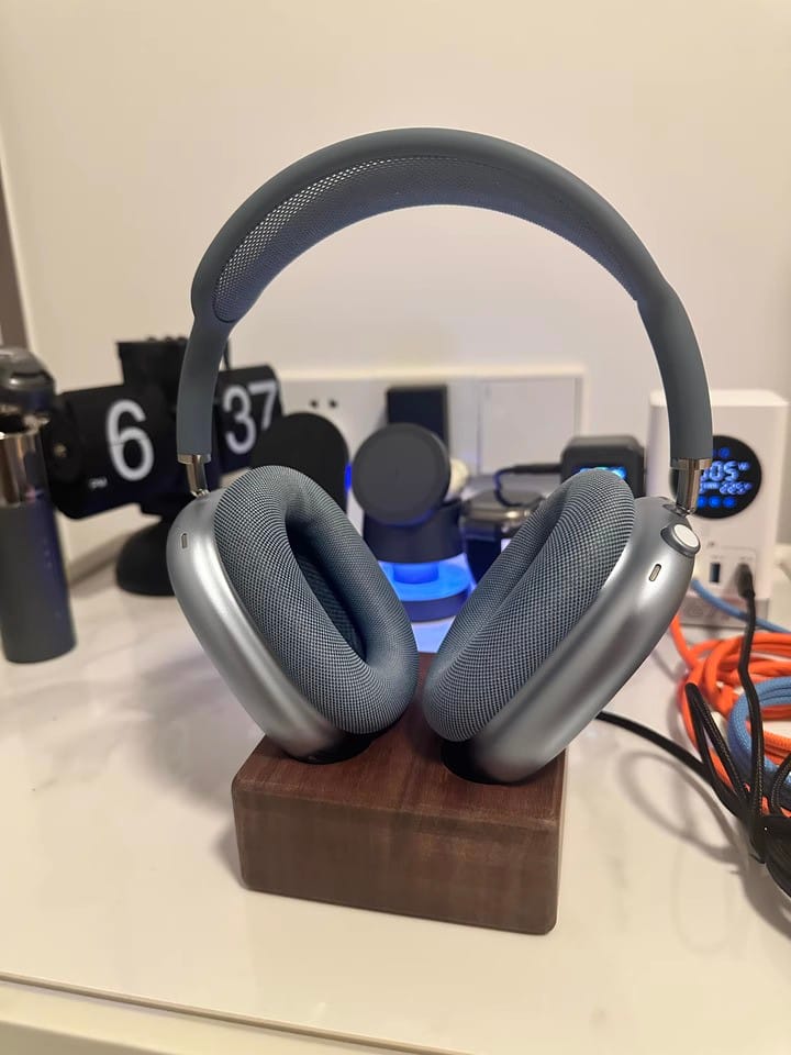 Customer photo review of AirPods Max Charging Stand Wood