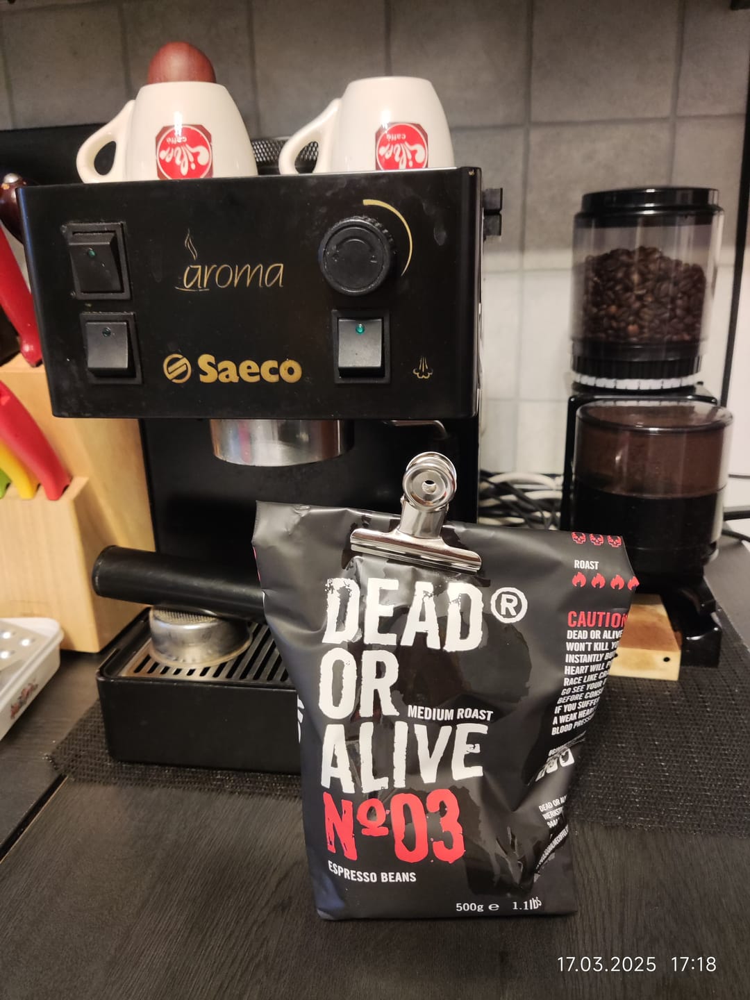 Customer photo review of DEAD OR ALIVE COFFEE No3 4x500g Espressobohnen