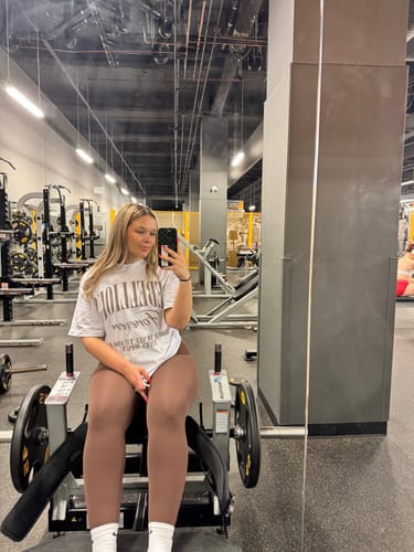 Customer photo review of TRAIN YOUR MIND | OVERSIZED TEE