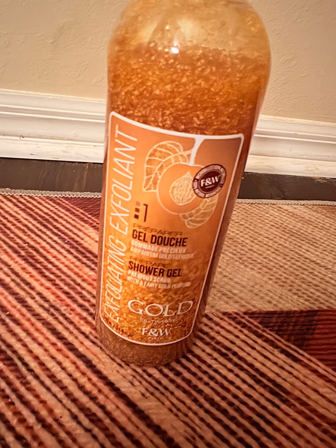 Customer photo review of Fair and White 1: Gold Exfoliating Shower Gel Scrub 940ml / 31.8fl.oz