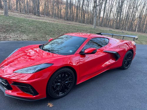 Customer photo review of Chevrolet Corvette C8 5VM Extended Rear Spoiler