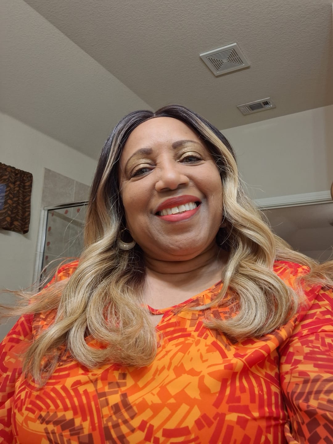 Customer photo review of Outre I-Part Swiss Lace Front Wig - STEVIE
