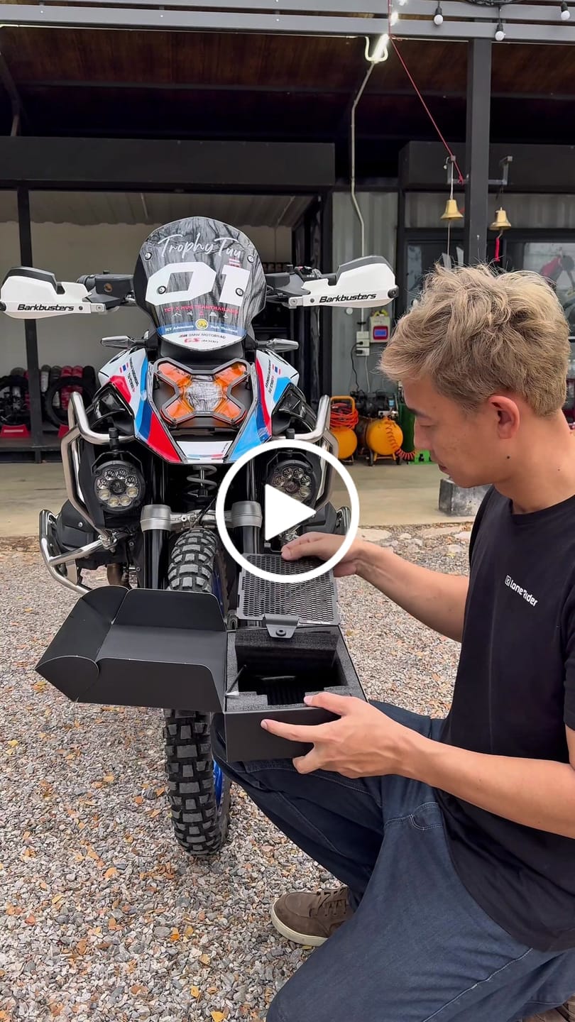 Customer video review of [PREORDER] Radiator Guard Set for BMW R1300GS / Adv