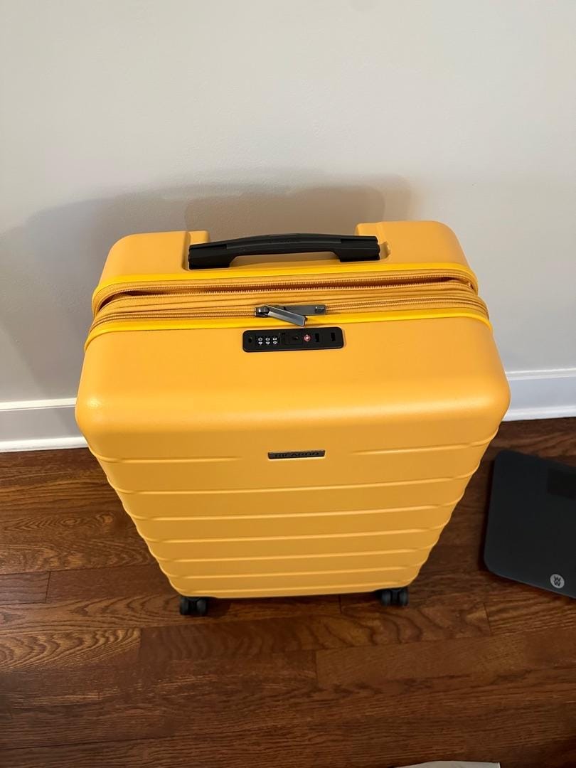 Customer photo review of Cambria Hardside Medium Check-In Expandable Spinner