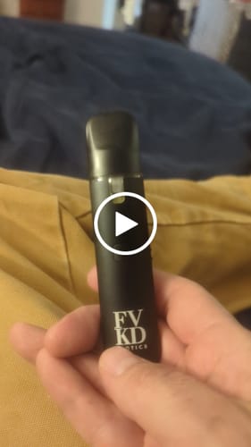 Customer video review of FVKD LIQUID DIAMONDS DISPOSABLE | 3.5G*