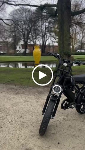 Customer video review of Ouxi V8 3.0 2024 Model - Zwart - Hydraulische rem - Achterzitje + Voetsteuntjes + ART3 Kettingslot + Alarm