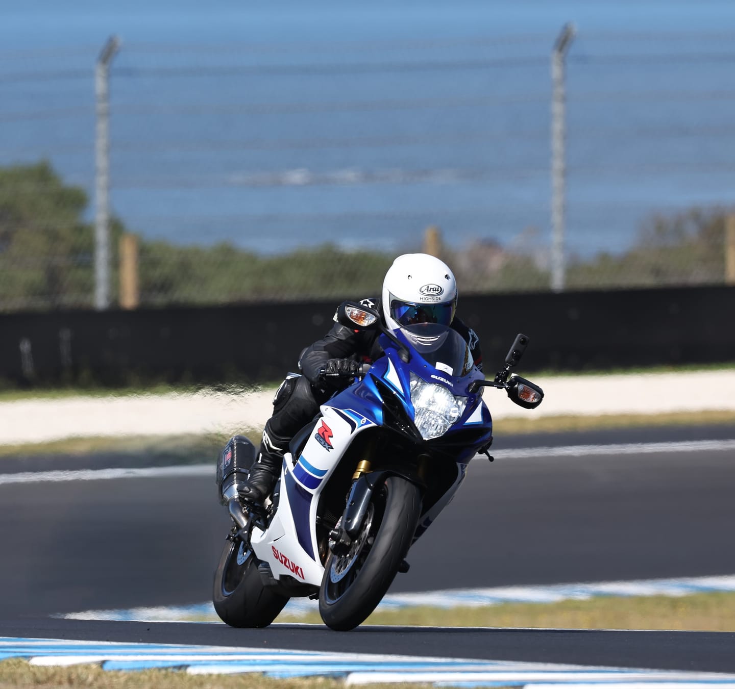 Customer photo review of Fork Axle Sliders for Suzuki GSXR600 / GSXR750 / GSXS600 / GSXS750
