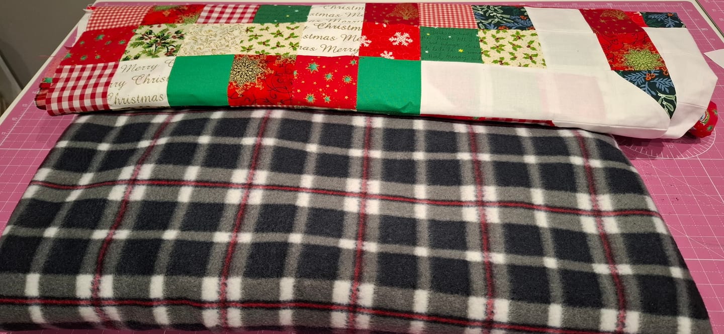 Customer photo review of Tropical Oasis 8 Piece Cotton Fat Quarter Bundle