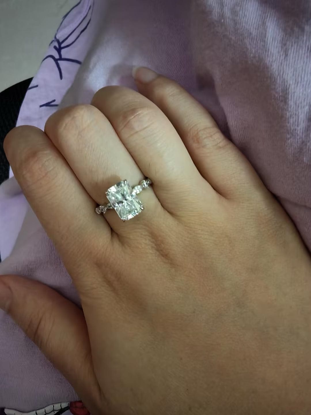 Customer photo review of S925 Moissanite 3.5 Carat Radiant Cut Engagement Ring In Sterling Silver