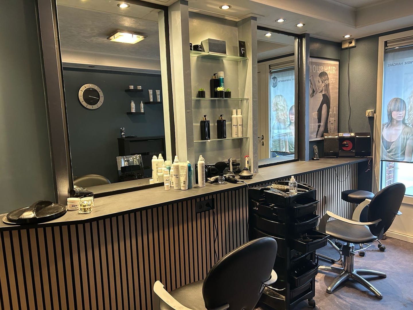Customer photo review of Wandpaneel 280cm - Standaard - Licht eiken met zwart vilt