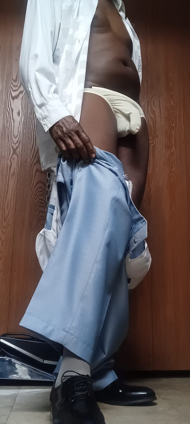 Customer photo review of Men's Independent Penis Pouch Thin Bikini