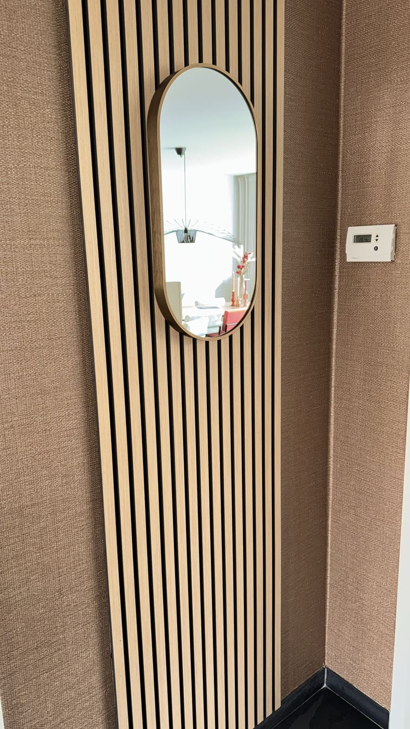 Customer photo review of Wandpaneel 280cm - Standaard - Licht eiken met zwart vilt