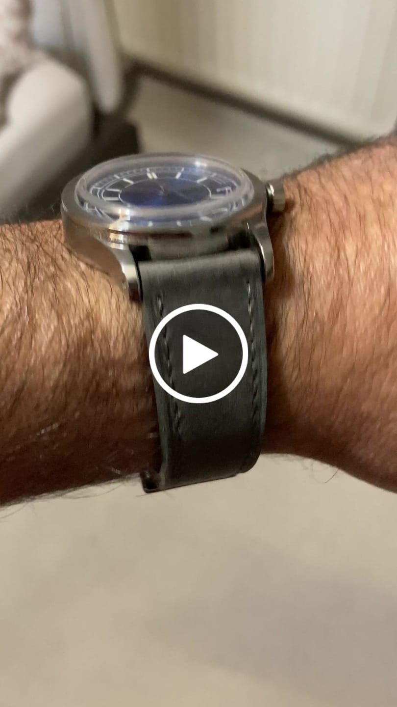 Customer video review of HOU - 100M Waterproof Vintage Automatic Watch | Blue
