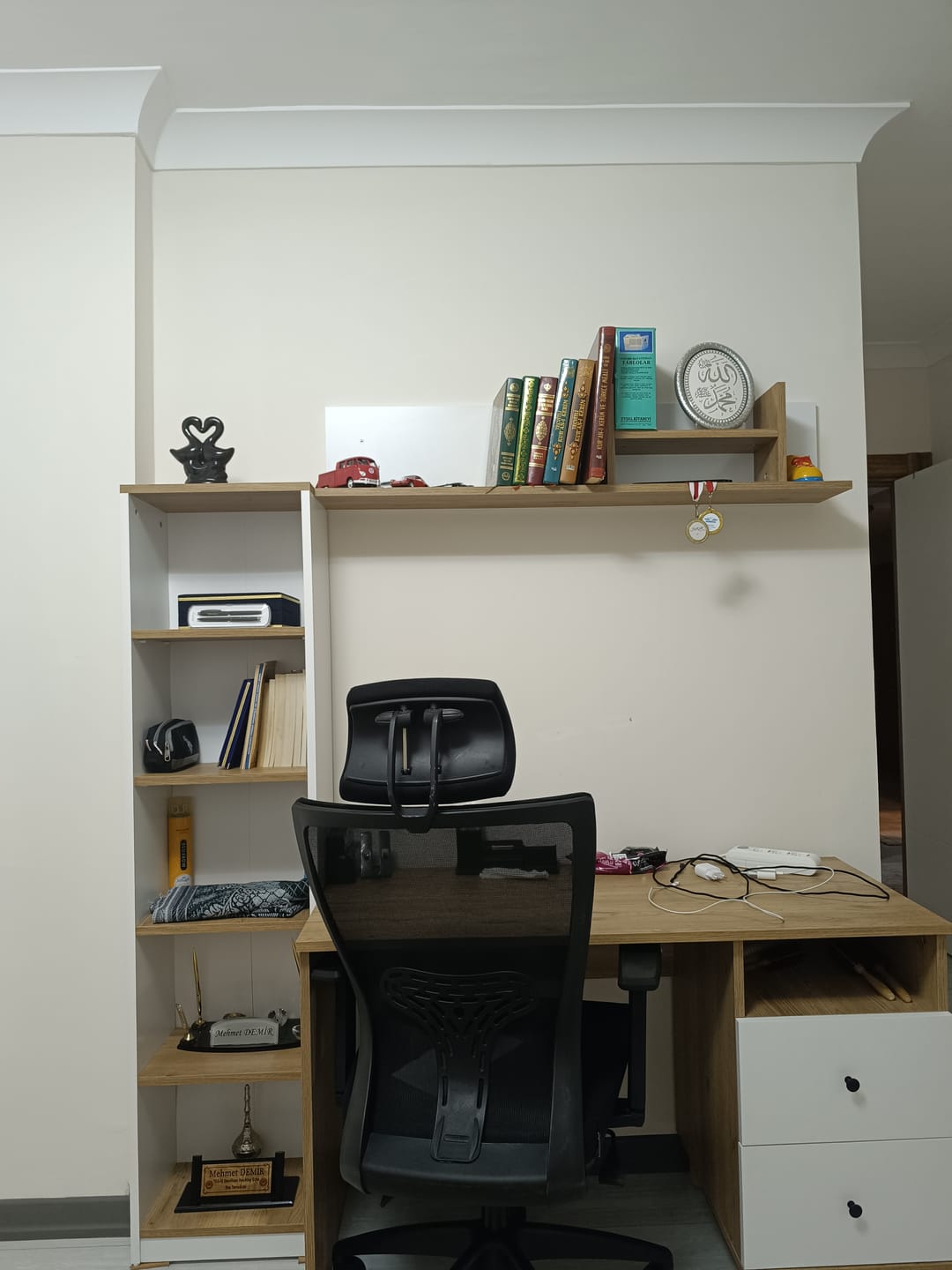 Customer photo review of Rani HA115 Çekmeceli Kitaplıklı Çalışma Ofis Bilgisayar Masası Sepet Ceviz - Beyaz