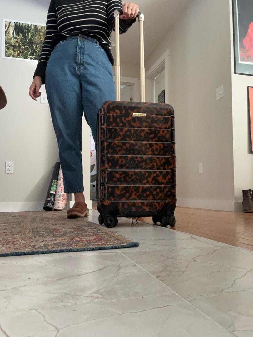 Customer photo review of Cambria Hardside Carry-On Expandable Spinner