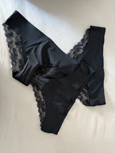 Customer photo review of Irresistible Seamless Hipster mit Spitze