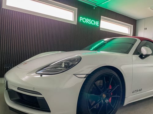 Andreas M. review of LED-Neon Schriftzug PORSCHE image 1 out of 3