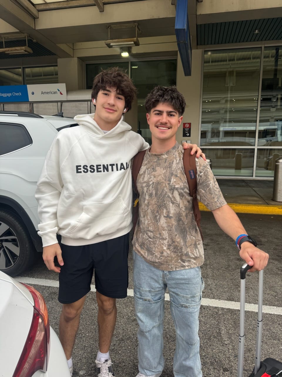 Customer photo review of NEW! Stylish 3:3 Essentials Hooded Sweatshirt 3:3 3SS3NTIALS HOODIE (Black)