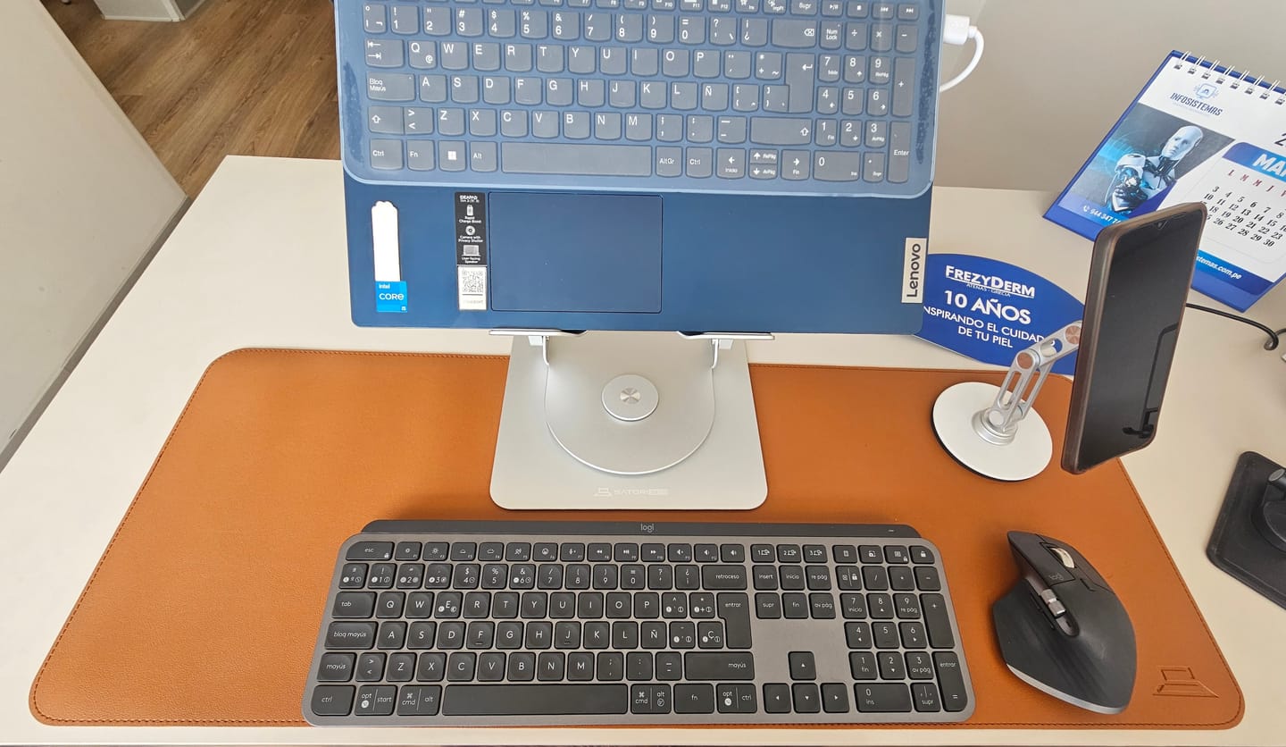 Customer photo review of Mousepad de Cuero PU con Reverso de Corcho 80x30cm