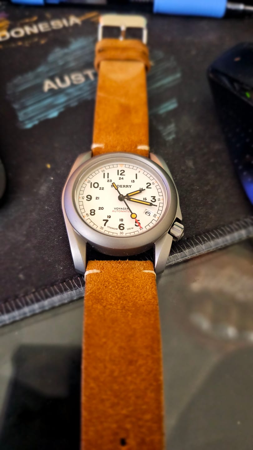 Customer photo review of VOYAGER - 100M Waterproof Titanium Automatic Field Watch | White