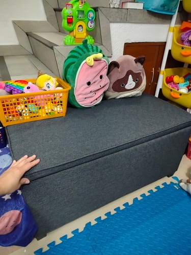 Customer photo review of Taburete de Almacenamiento color Gris Oscuro, Room Essentials