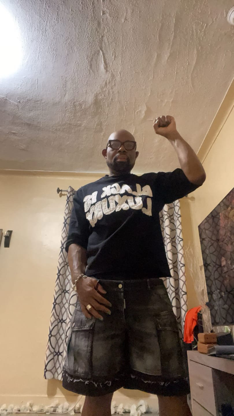 Customer photo review of BLK is Lux Cropped Crew