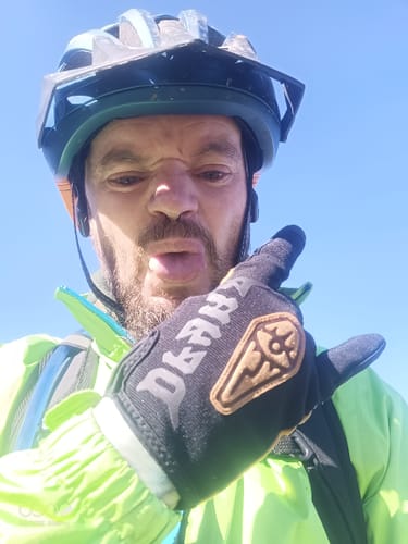 Customer photo review of Wraith | Gravity Gloves
