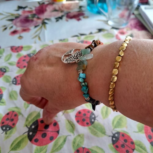 Customer photo review of Bracciale 7 Chakra con ciondolo albero della vita