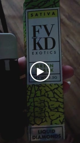 Customer video review of FVKD LIQUID DIAMONDS DISPOSABLE | 3.5G