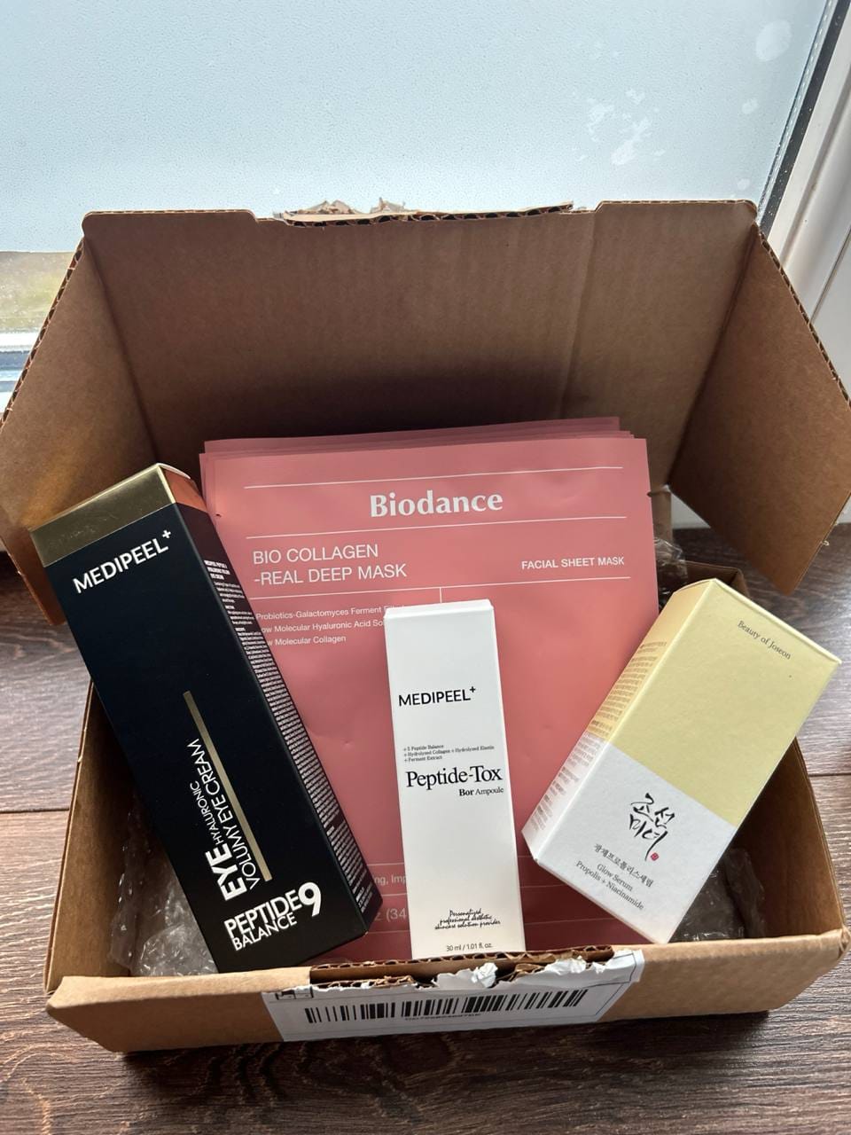 Customer photo review of Pretnovecošanas krēms priekš acu plakstiņiem ar peptīdiem Medi-Peel Peptide Balance 9 Eye Hyaluronic Volumy Eye Cream