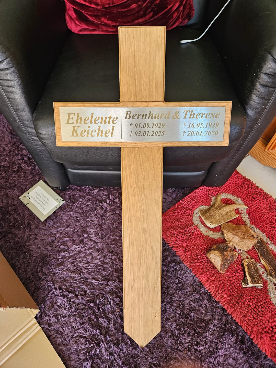 Customer photo review of Grabkreuz aus Eiche für Eheleute