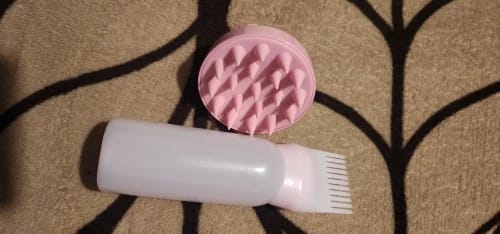 Customer photo review of Hair Oil Dispenser Bottle Root Comb Applicator Dispenser for Hair Oil Reusable Scalp Massager Shampoo Brush Dye Hair Tool For