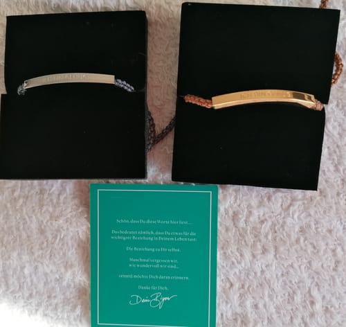 Customer photo review of Armband "Ich bin genug."
