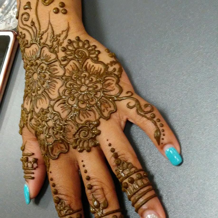 Customer photo review of Raj Hengua – Deep Brown Stain Powder ( Lypho / Lyophilized Henna /Jagua Blend).