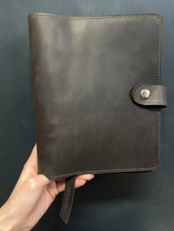 Customer photo review of Binder Cover Sable
