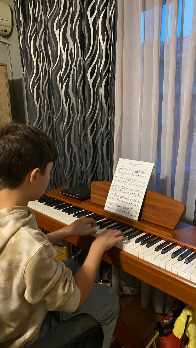 Customer photo review of Donner DDP-80 Piano numérique domestique 88 touches Style boisé