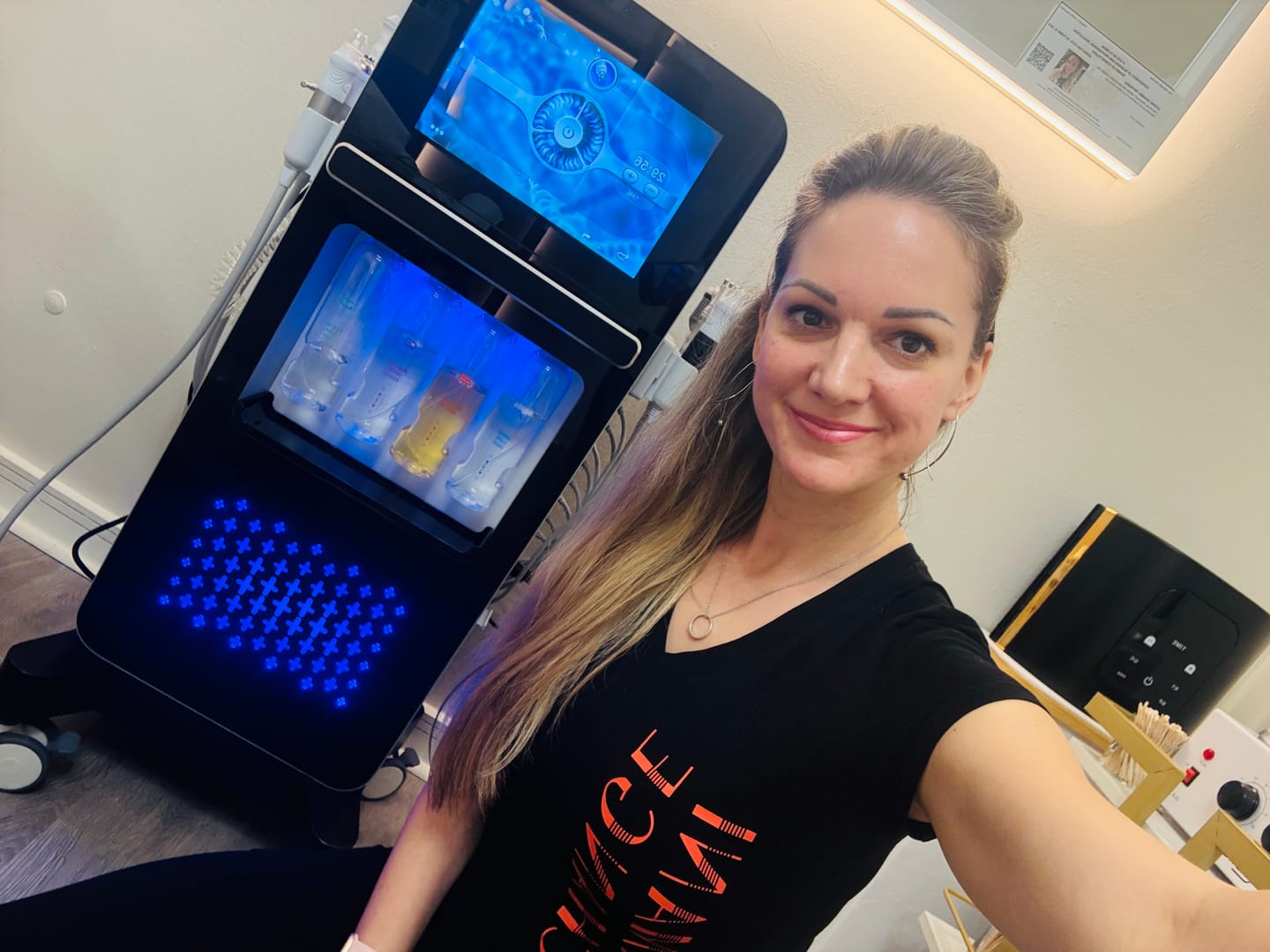 Customer photo review of 17 in 1 Hydra Skin Care System Facial Machine Elite