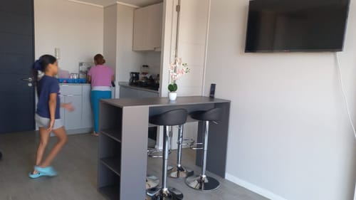 Customer photo review of Pack 4 Piso Bar Taburete Giratorio de Altura Regulable