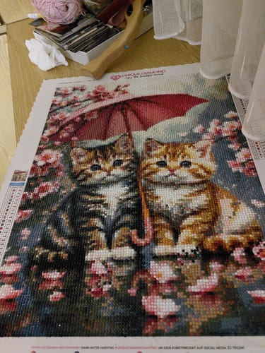 Customer photo review of 5D Diamond Painting mit AB-Effekt – Kätzchen im Kirschblütenregen
