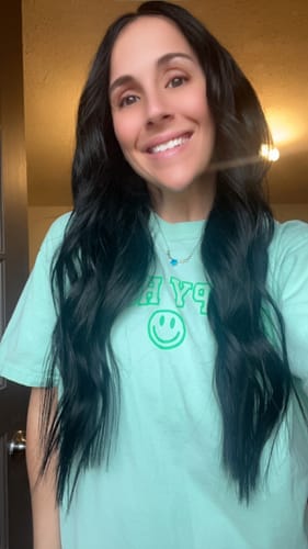 Customer photo review of Full Shine Top Virgin Hair Machine Weft Brazilian 100% Human Hair Sew In Bundles Jet Black (#1)