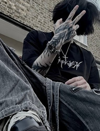 Customer photo review of Midnight Thorn