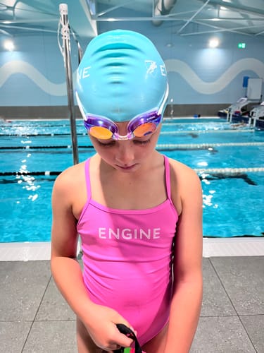 Customer photo review of Kiki 1pc - Neon Logo