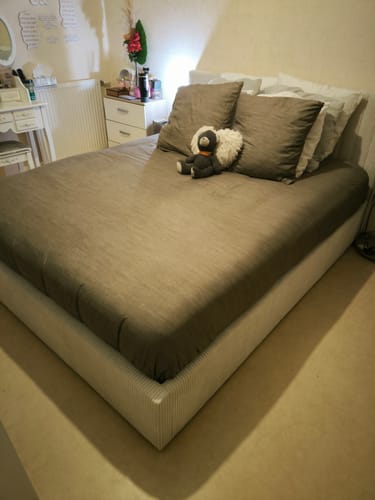 Customer photo review of Lit avec coffre de rangement FLAVIE