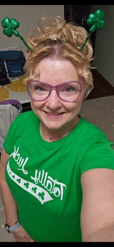 Customer photo review of JuvaBun Messy Bun