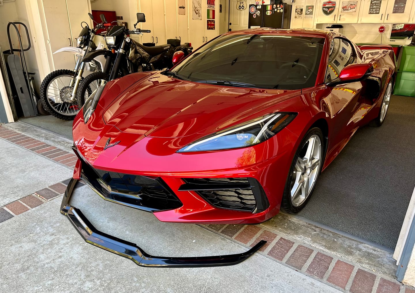 Customer photo review of Chevrolet Corvette C8 Z51 Package Front Splitter
